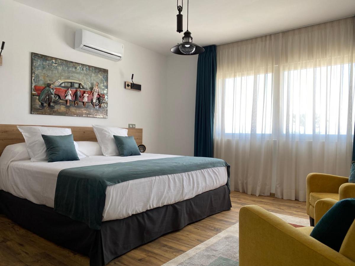מיחאס Hotel El Chaparral מראה חיצוני תמונה
